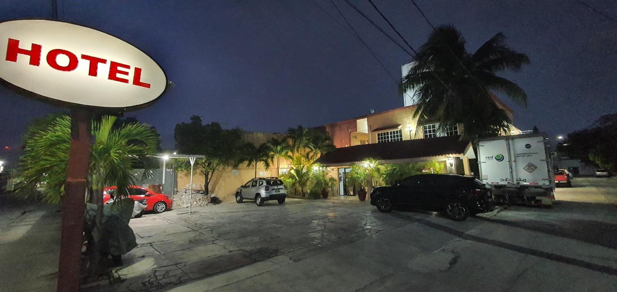 Hotel Posada Marcas Cancun Exterior photo